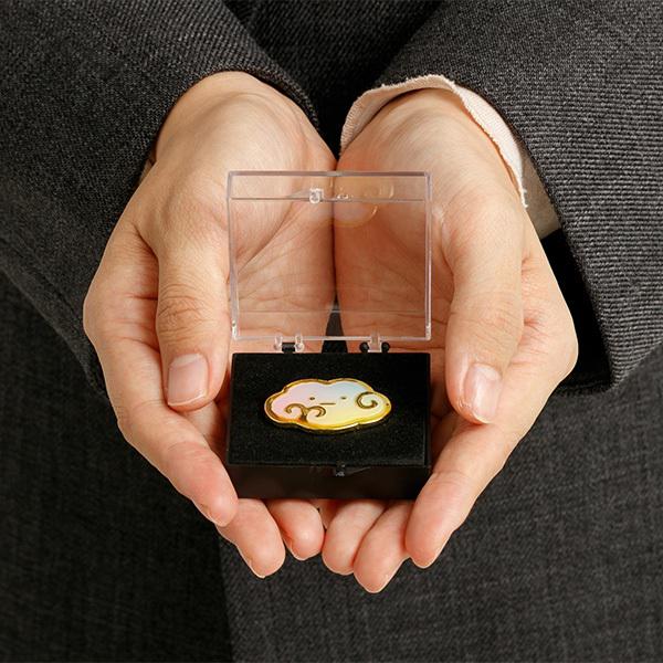 空の王国の一員になれる！？オーロラカラーのブローチ☆ | San-xネット